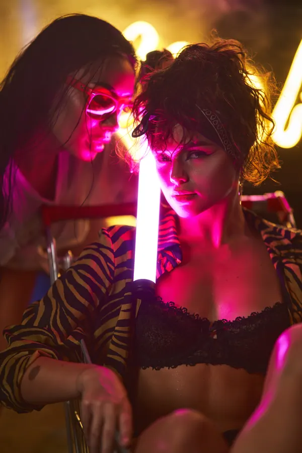 Neon light — кадр 10 з портфоліо Олександра Кравчука